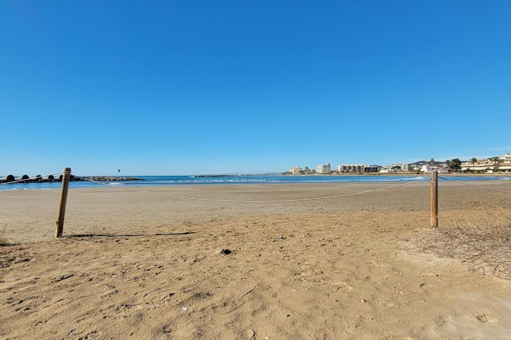 Nice Beachside 2-Bd Apt Near Barcelona Cunit Zewnętrze zdjęcie